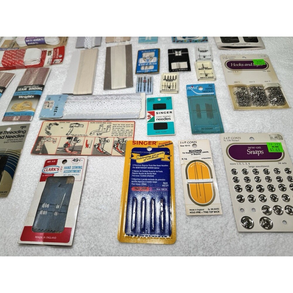 Huge Vintage Sewing Notions Lot Kit Case Singer Assorted Needles & Thread - Picture 3 of 14